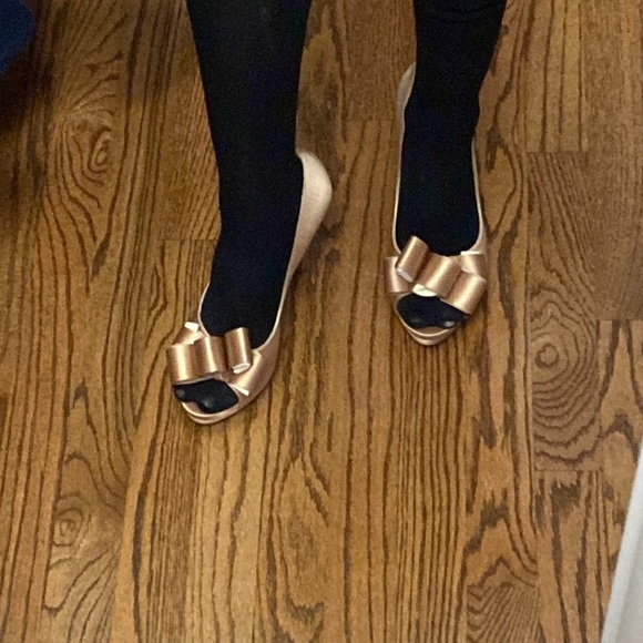 Vera Wang Lavender Heels - Picture 14 of 14